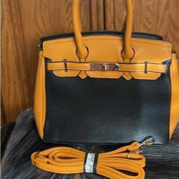 Ladies purse - Picture 1 of 1